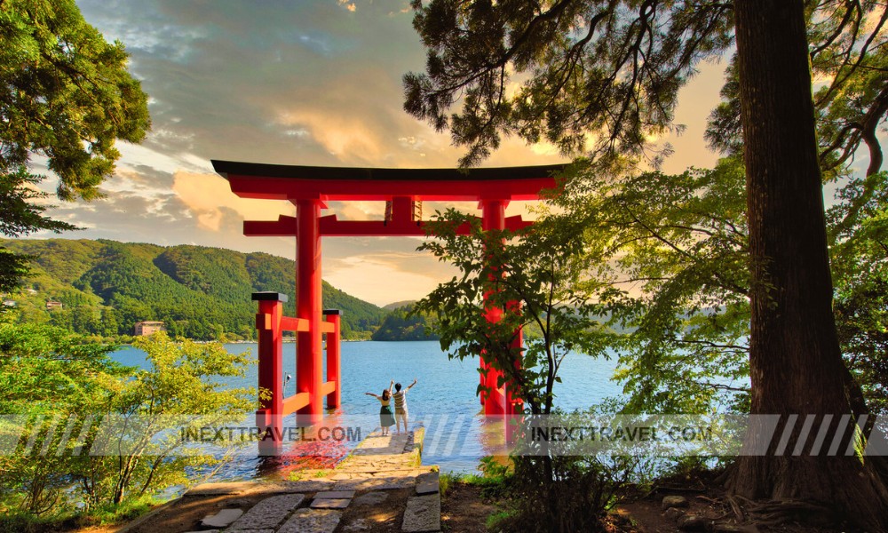 Hakone Shrine