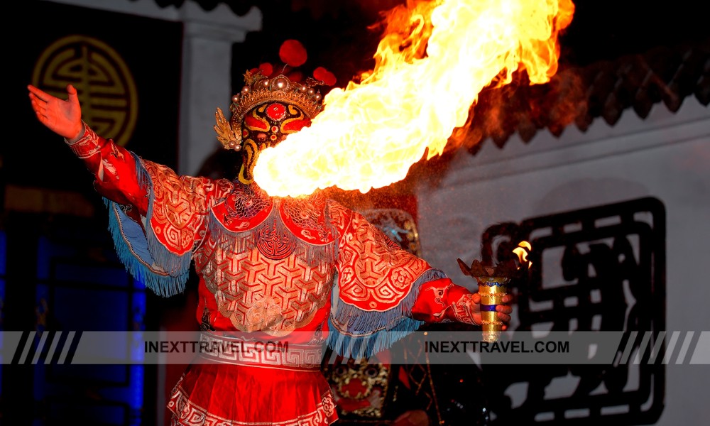 Learn About Sichuan Opera at the Sichuan Opera House