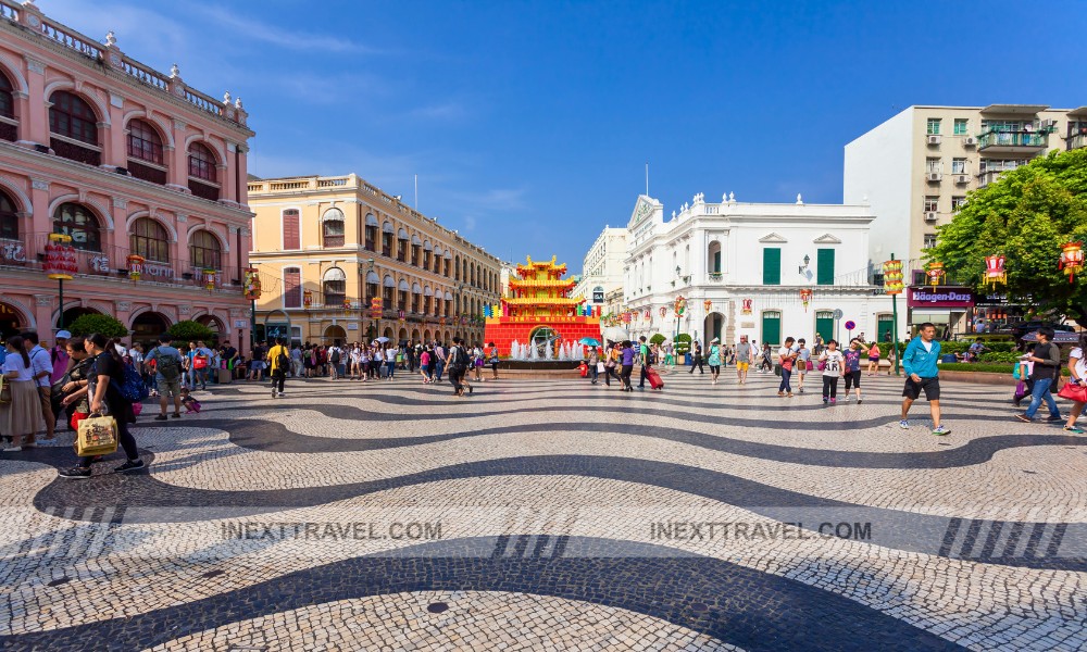 Stroll Through the Charming Senado Square