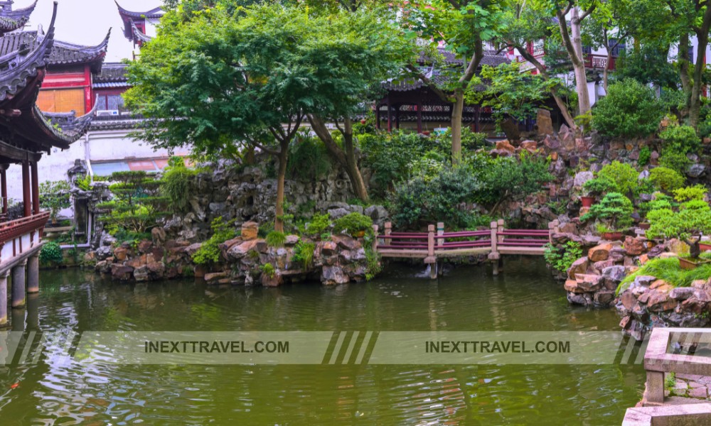 Stroll Through the Enchanting Yu Garden